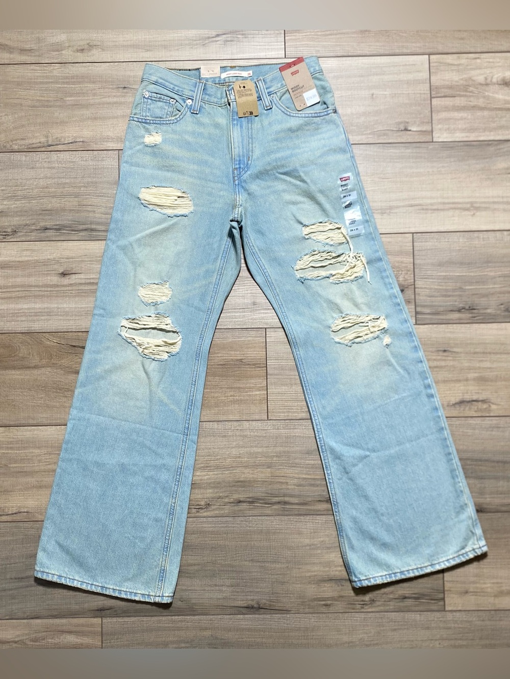 Levi’s Women’s Middy Loose Bootcut Destroyed Jeans Size W26 L31 Light Blue